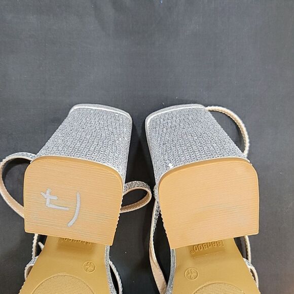 BRAND NEW BAMBOO STUDDED EMBELLISHMENTS PLATFORM SANDAL - Picture 13 of 15